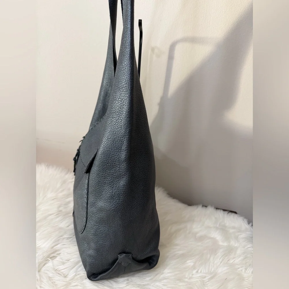 HENRY BEGUELIN  Leather Hobo Bag. Made in Italy